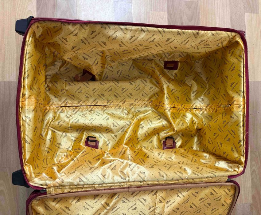 Чемодан очень большой