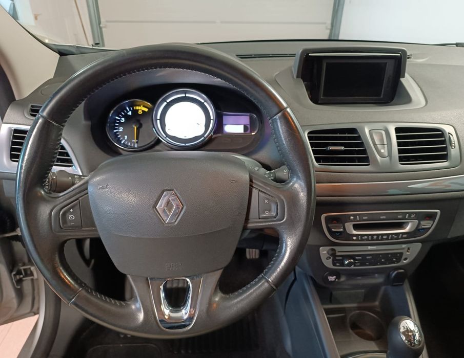 1.5 Diesel Sportour Limited Clima  Navi Far Led