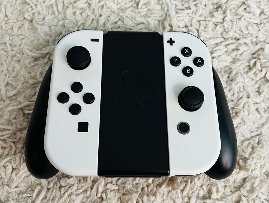 Nintendo Switch – impecabil, folosit doar cateva ore