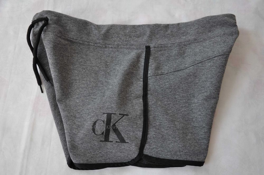 Pantalon scurt sort dama Calvin Klein / M