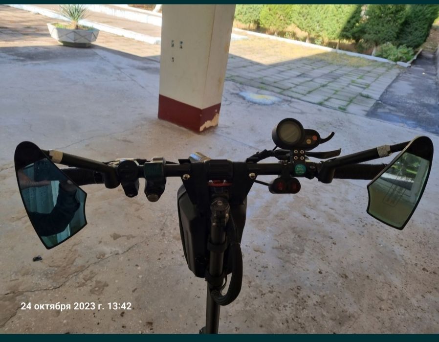 Продам электросамокат