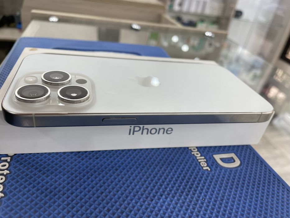 Iphone 15 pro max 256/89%