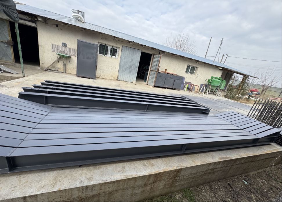 Vand 5 ferme la 10m si 10 stalpi la 4m + cuzineti