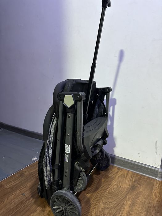 Коляска чемодан лёгкая