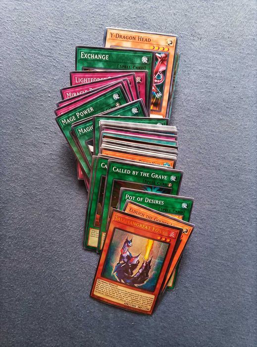 100 Карти Yu-Gi-Oh!