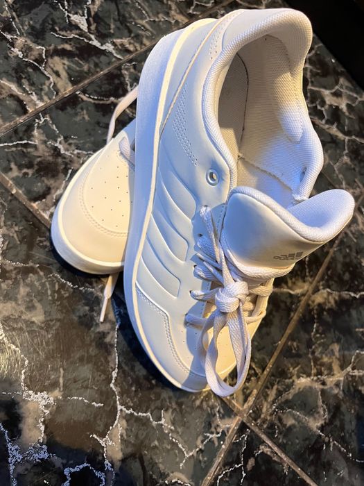 Дамски кецове Adidas MUALLY