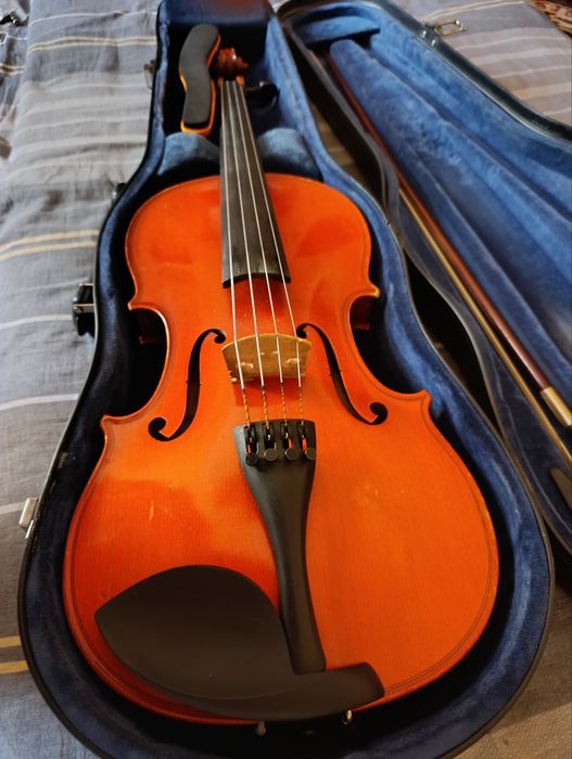 "Skripka Alt"

Brend: Otto Jos. K