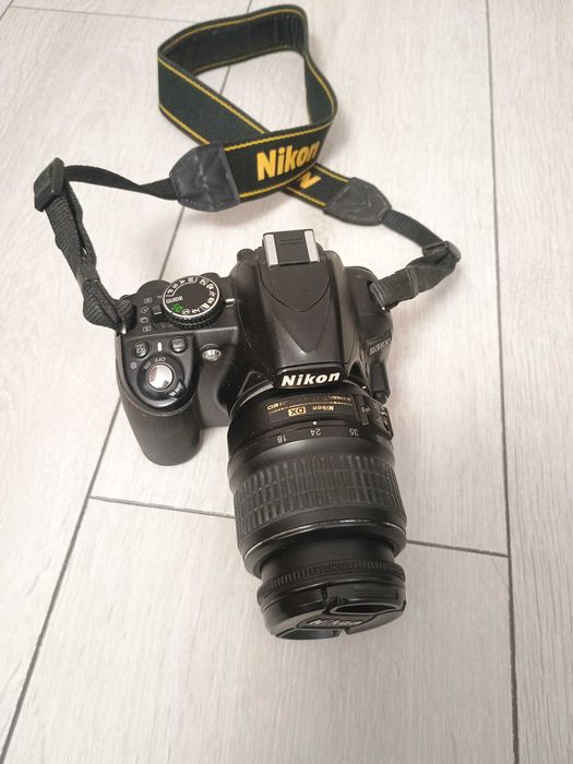 Vand DSLR NIKON D3100 ORIGINAL, pentru piese, este DEFECT !!
