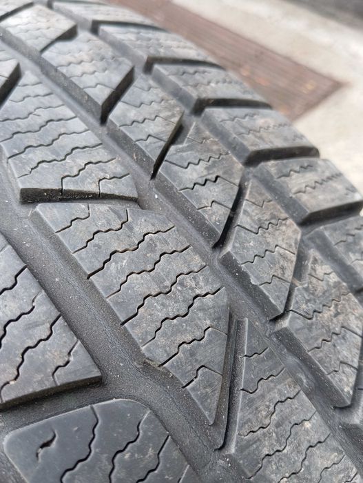 Зимни Гуми Continental 215 60 17