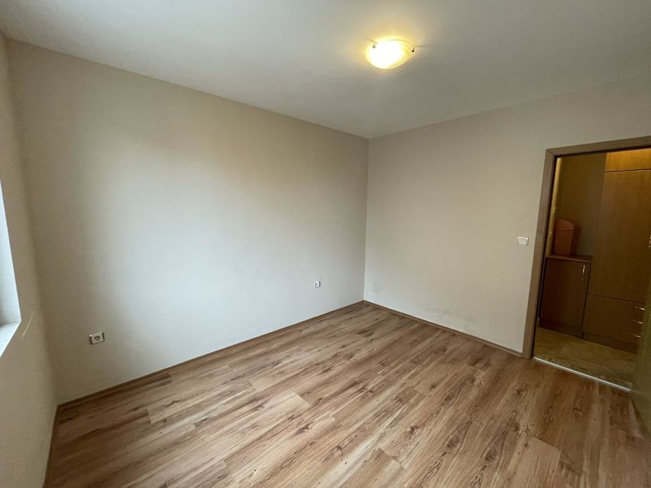 Двустаен апартамент с морска панорама в Бриз