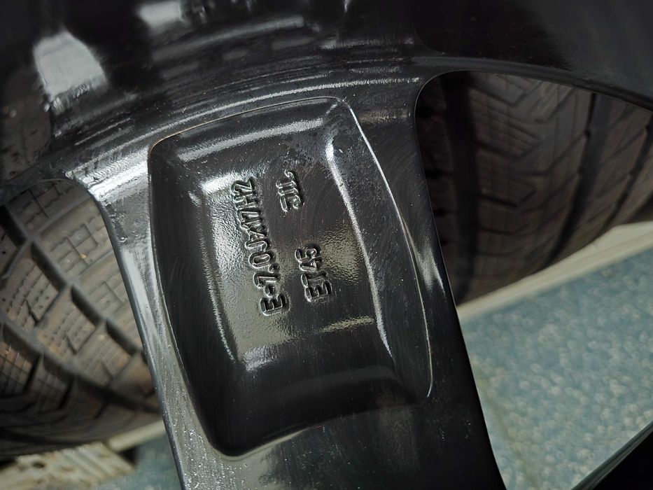 Jante Audi Q2 Anvelope iarna Bridgestone Blizzak LM 215 55 R17