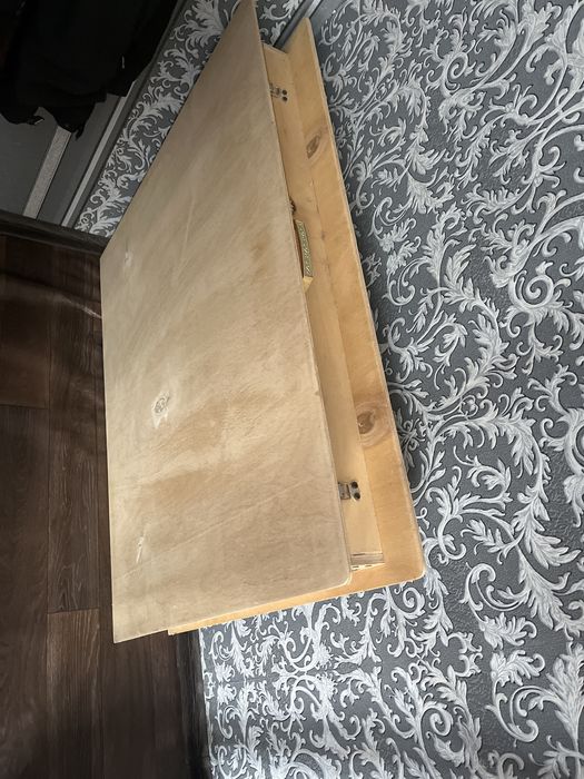 Стол низкий для гостей трансформер