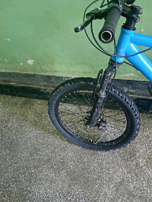 Bicicleta cu 7 viteze frana fata pe disc