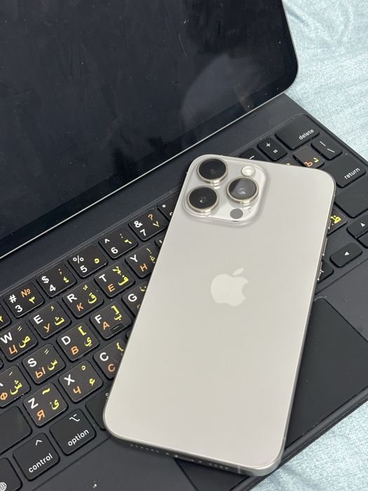 Срочно продаю 15 про макс