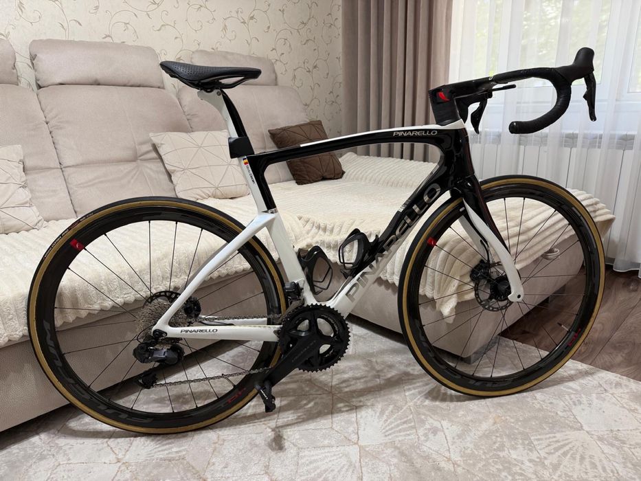 Pinarello F9 Disc – Ultegra Di2 12v – Fulcrum Speed 40T – S-Works Power Mirror