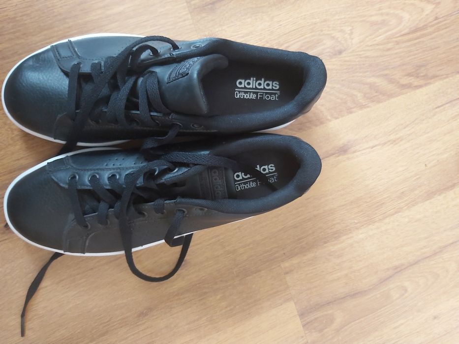 Здравейте продавам чисто нови маратонки адидас номер 42