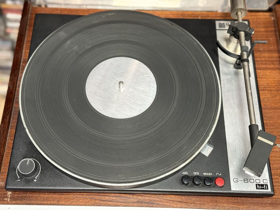 Вега 106 Стерео проигрыватель винила.