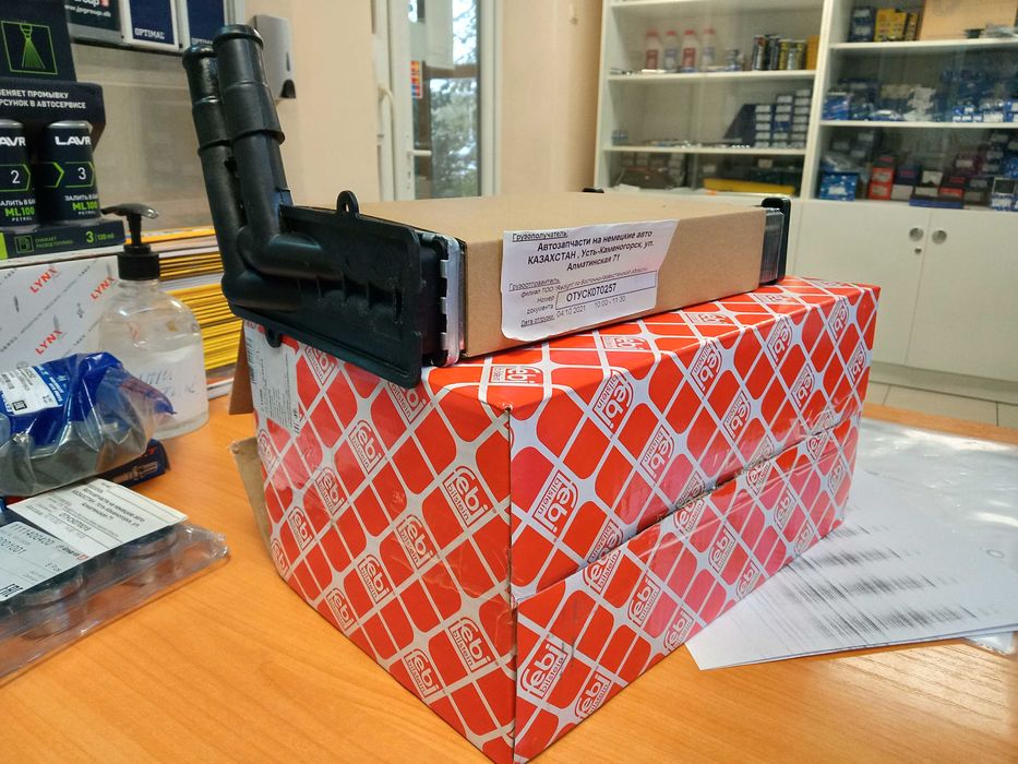 Радиатор  печки PASSATB3, GOLF2,GOLF3 AUDI 80B4,PASSATB5  AUDI 100C4