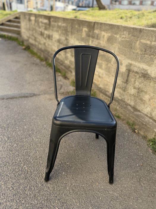 метални столове