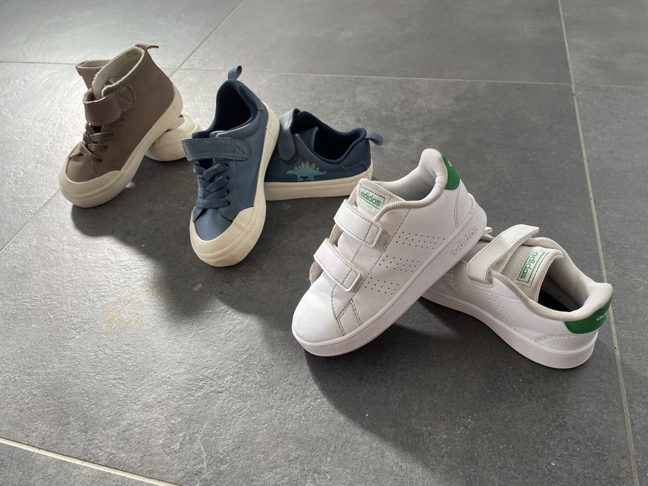 Adidasi baieti - pret pentru toate perechile sau pe bucata