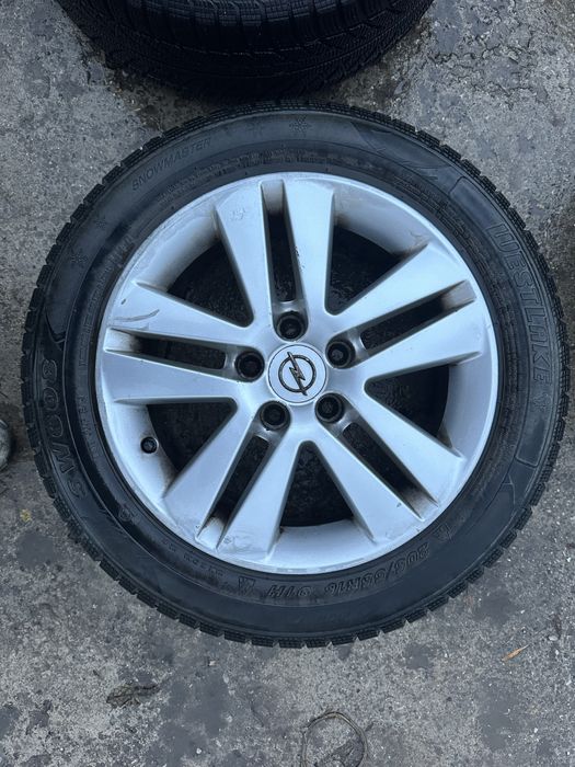 Opel Astra гуми с джанти