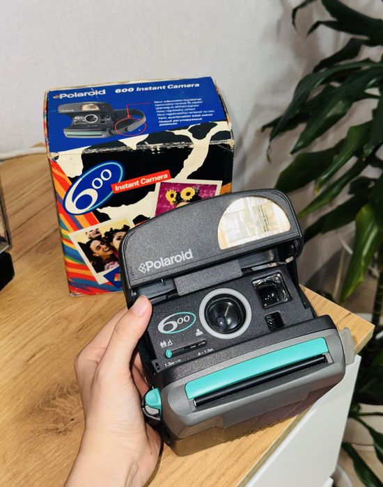 Polaroid фотокамера 600 instant camera