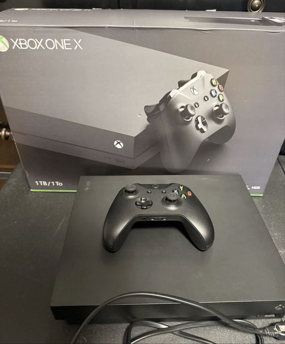 Xbox One X 1Tb.