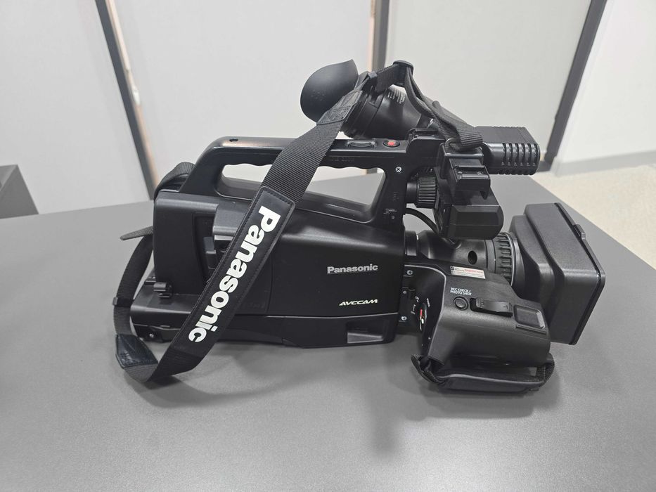 Продам видеокамеру Panasonic AG-HMC84ERе