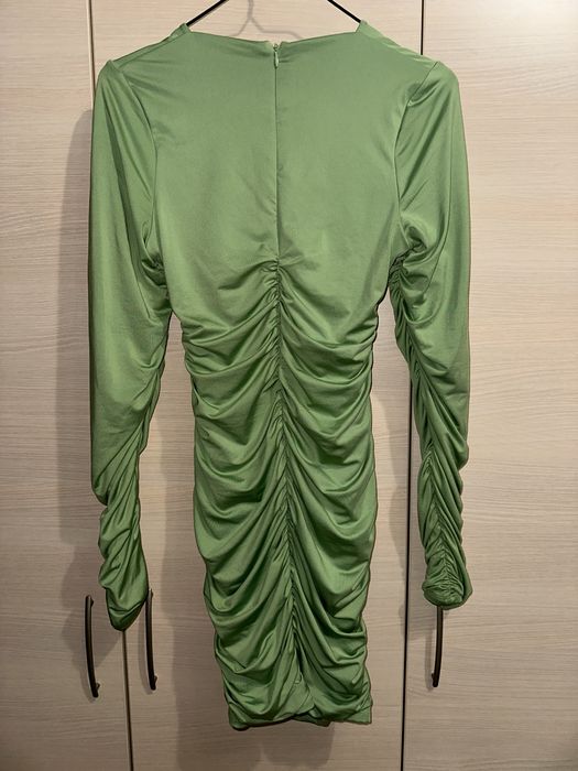 Разтегателна зелена рокля с дълъг ръкав Oh Polly UK12/ М размер