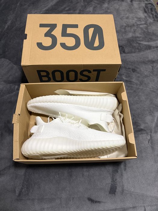 Adidasi yeezy noi
