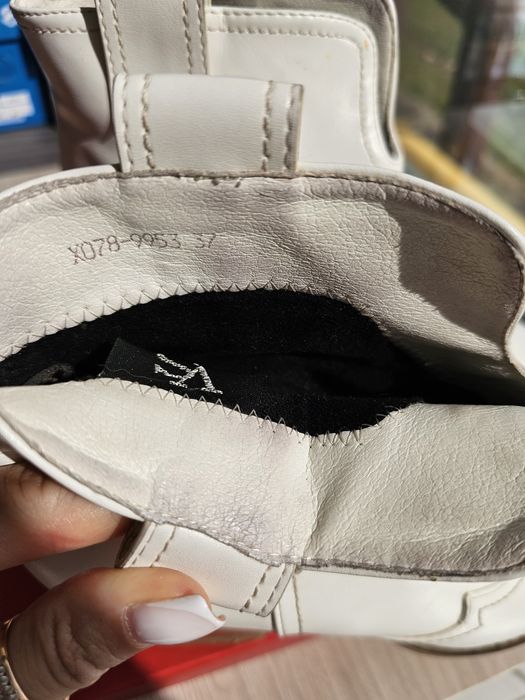 Продаются ботинки казаки