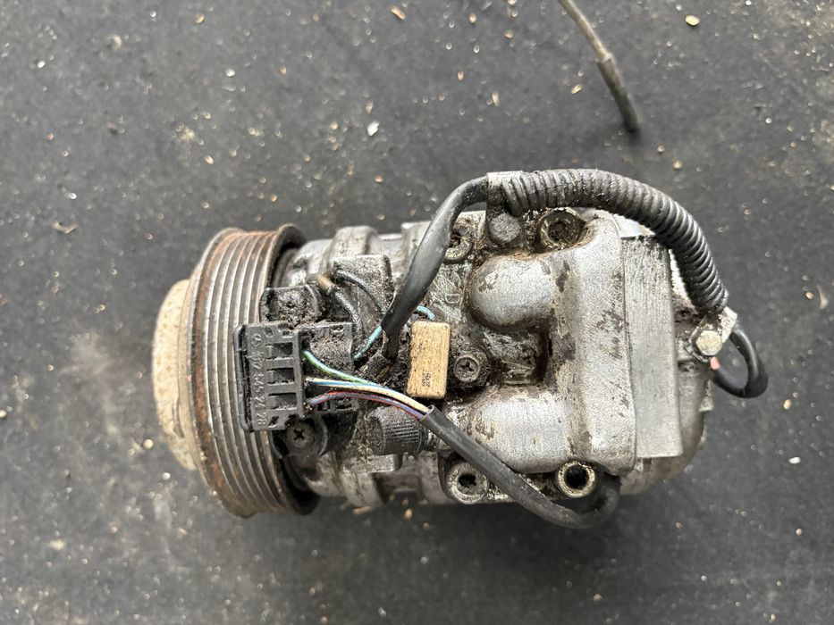Mercedes w124 2.0i Компресор Климатик
