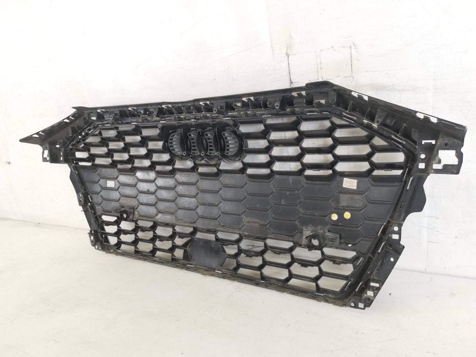 Решетка Радиатор Ауди А3 / Audi A3 8Y [ - ] С-Линия Оригинална В Добро