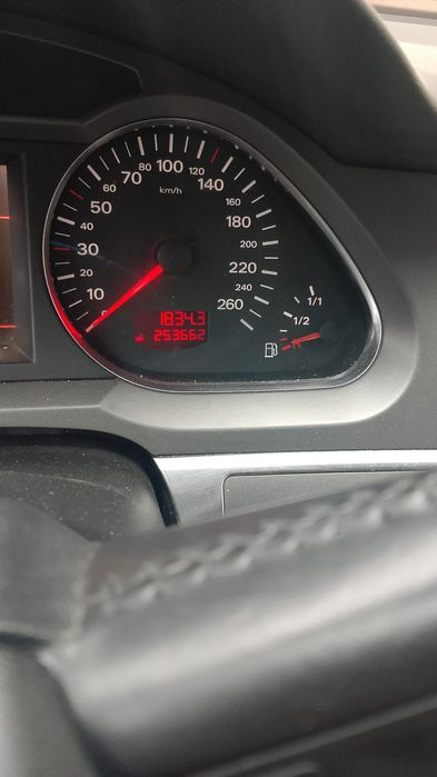 De vanzare AUDI   A6   C6   4F   2.7 TDI   2300€ NEGOCIABIL