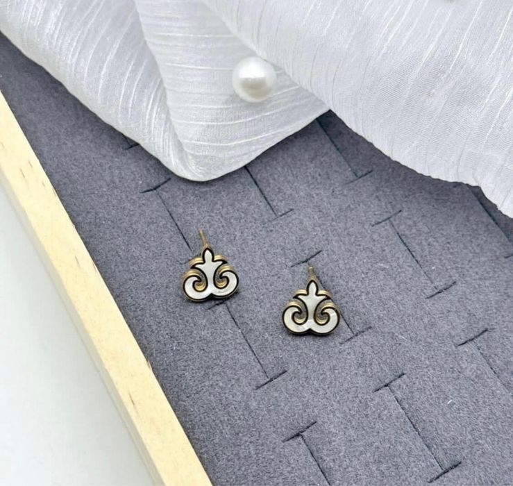 продаю национальные казахские украшения к наурызу