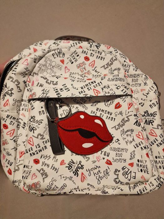 Нова кожена раница Parfois