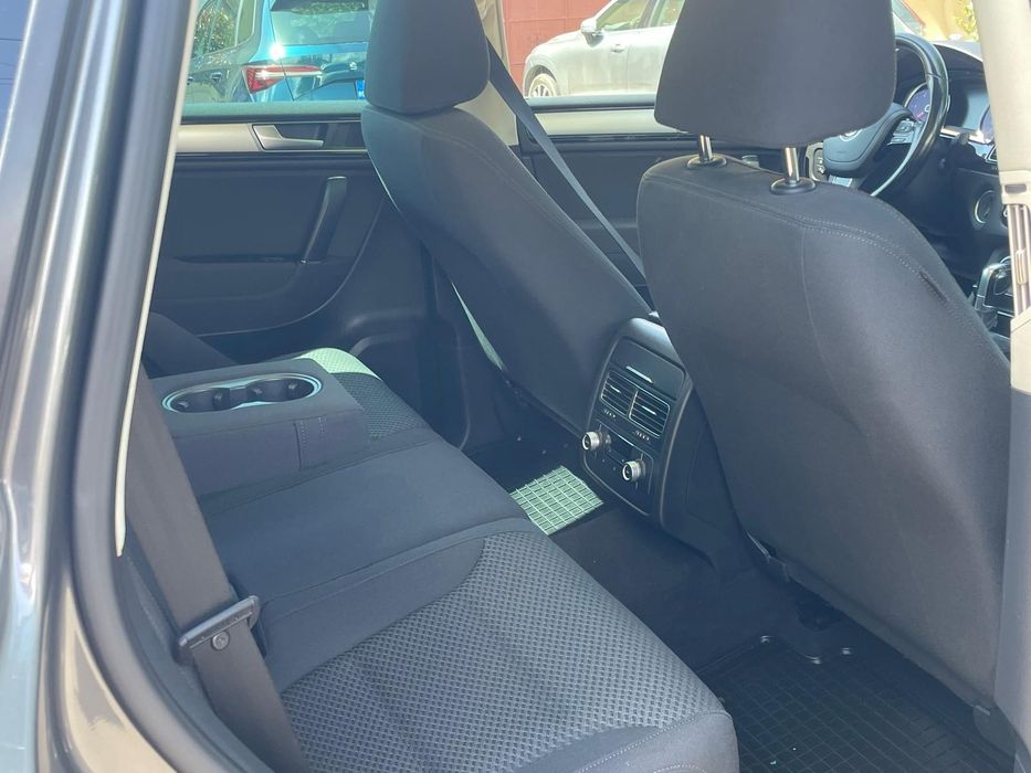 VOLKSWAGEN Touareg 0 — imagine 4