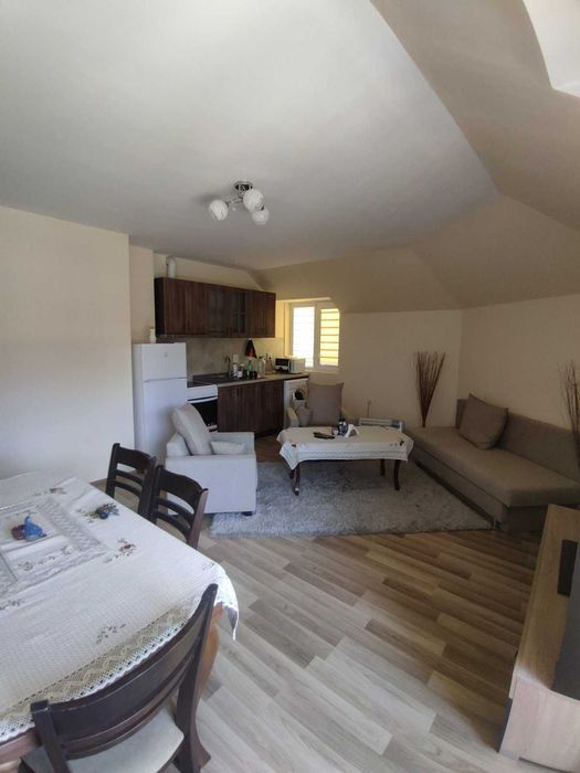 Дава се под наем Двустаен апартамент в Велинград - 70 кв.м за 255 € - Снимка #1