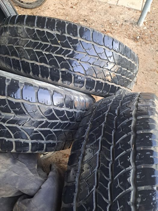 Продам шины на джип