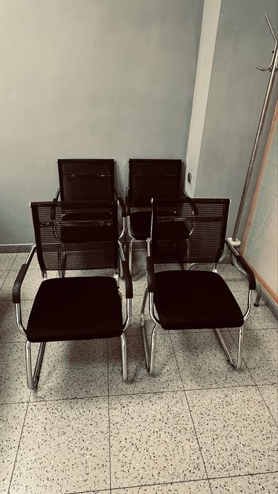 Стулья   офисные    новые !