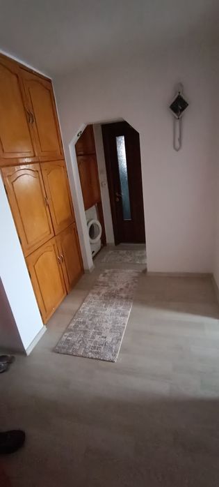 Închiriez apartament