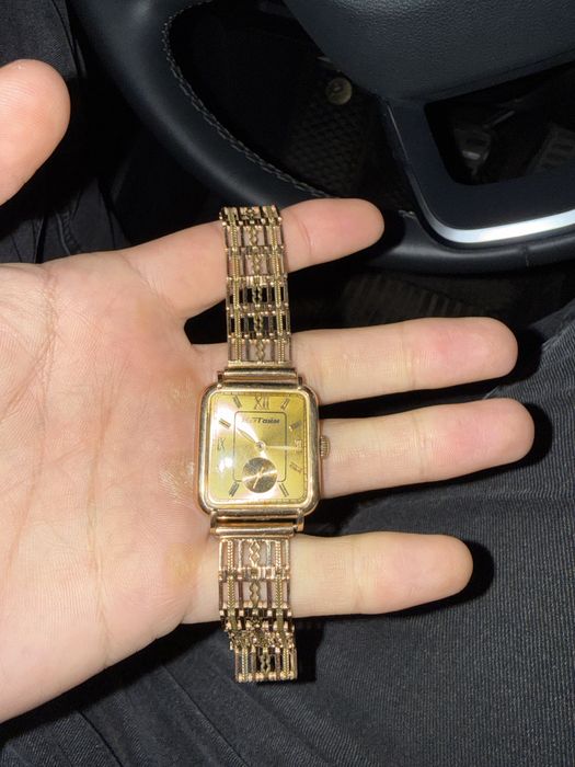 Продаю Золотые наручные часы 42.92гр