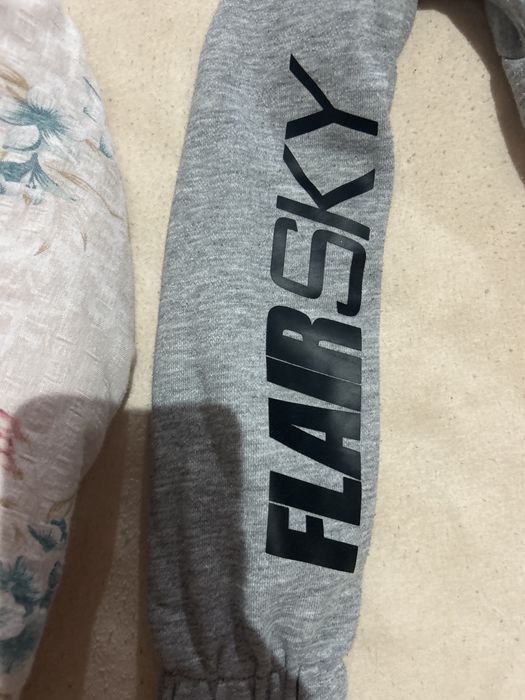 Дамски сив екип flair