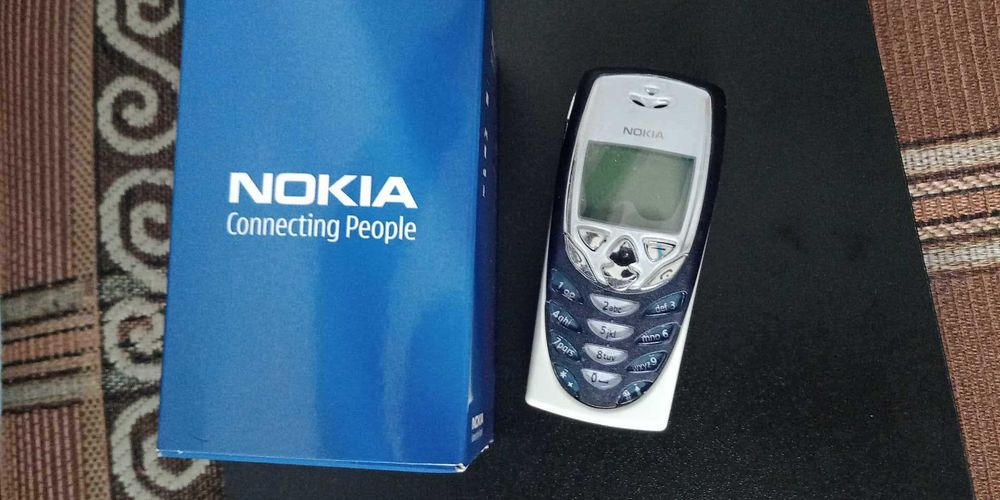 Vand Nokia 8310 ca  NOU !!