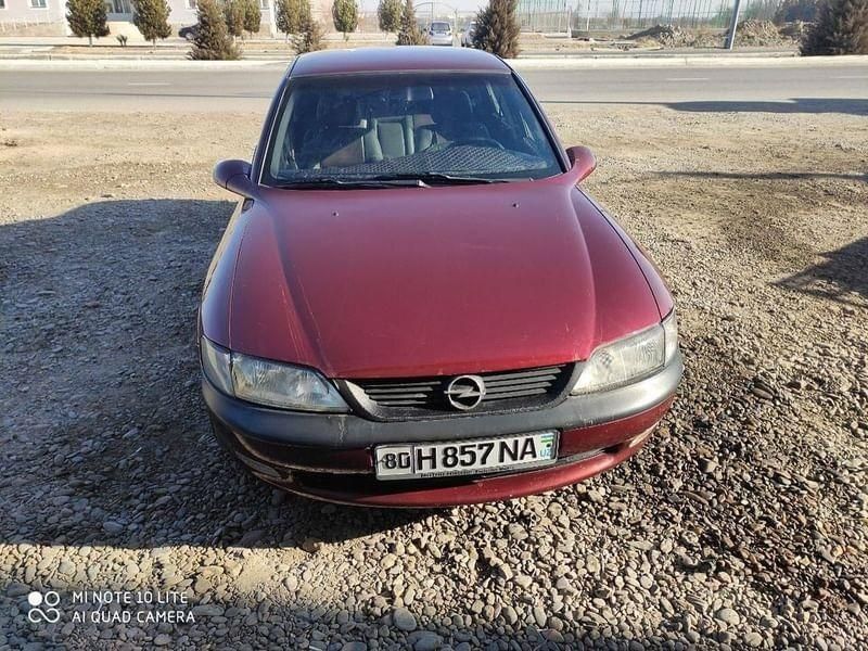 Opel mashinasi  sotiladi