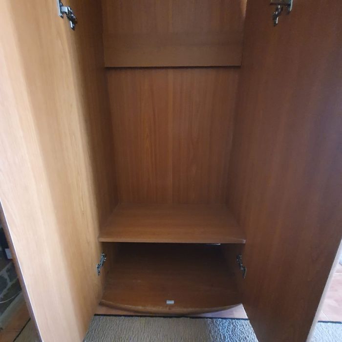 Шкаф для узкой прихожей.