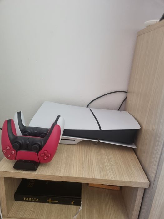 Playstation 5 Slim (varianta disk) 1 TB cu 2 controllere