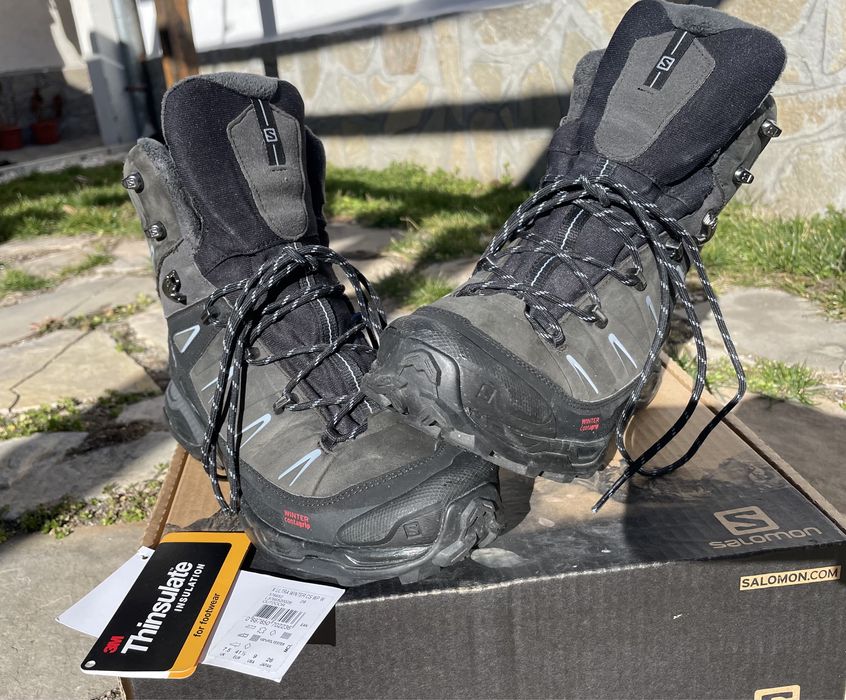 Обувки Salomon.