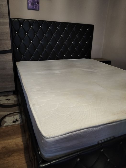 Vând pat matrimonial