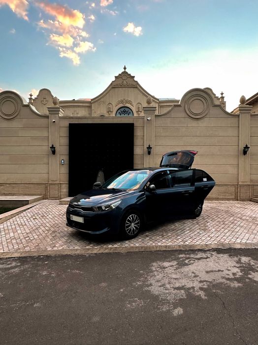 Продается Kia Rio 2018г, цвет Дымчатый-Синий (Smoky Blue)